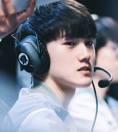 中脱颖而出 中脱颖而出