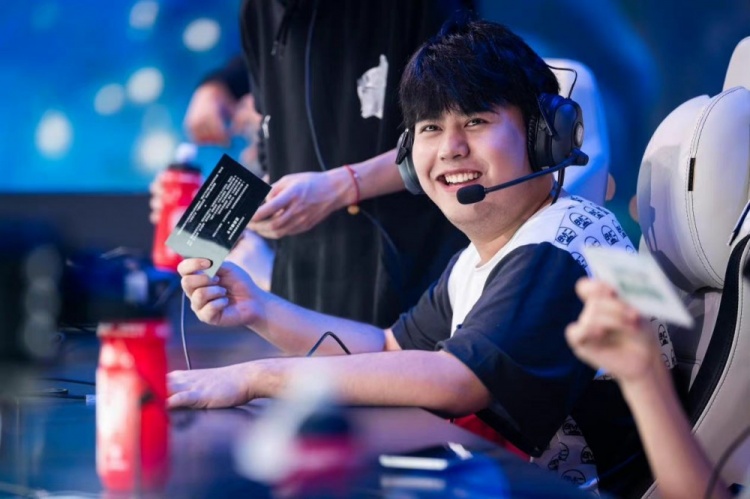 还是翻译成 还是翻译成